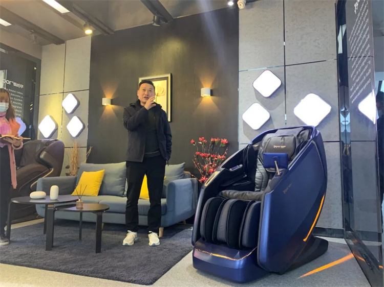 333体育集团旗下品牌—锐珀尔举行新款4D穴感总裁按摩椅S500内训会